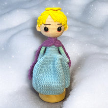 Load image into Gallery viewer, Royal Cold Queen Crochet Figure K0504