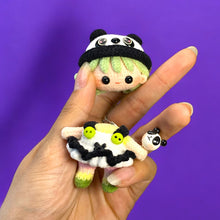 Load image into Gallery viewer, Itty Bitty 2: Beanie Girls Micro Premium Crochet Figure K0232
